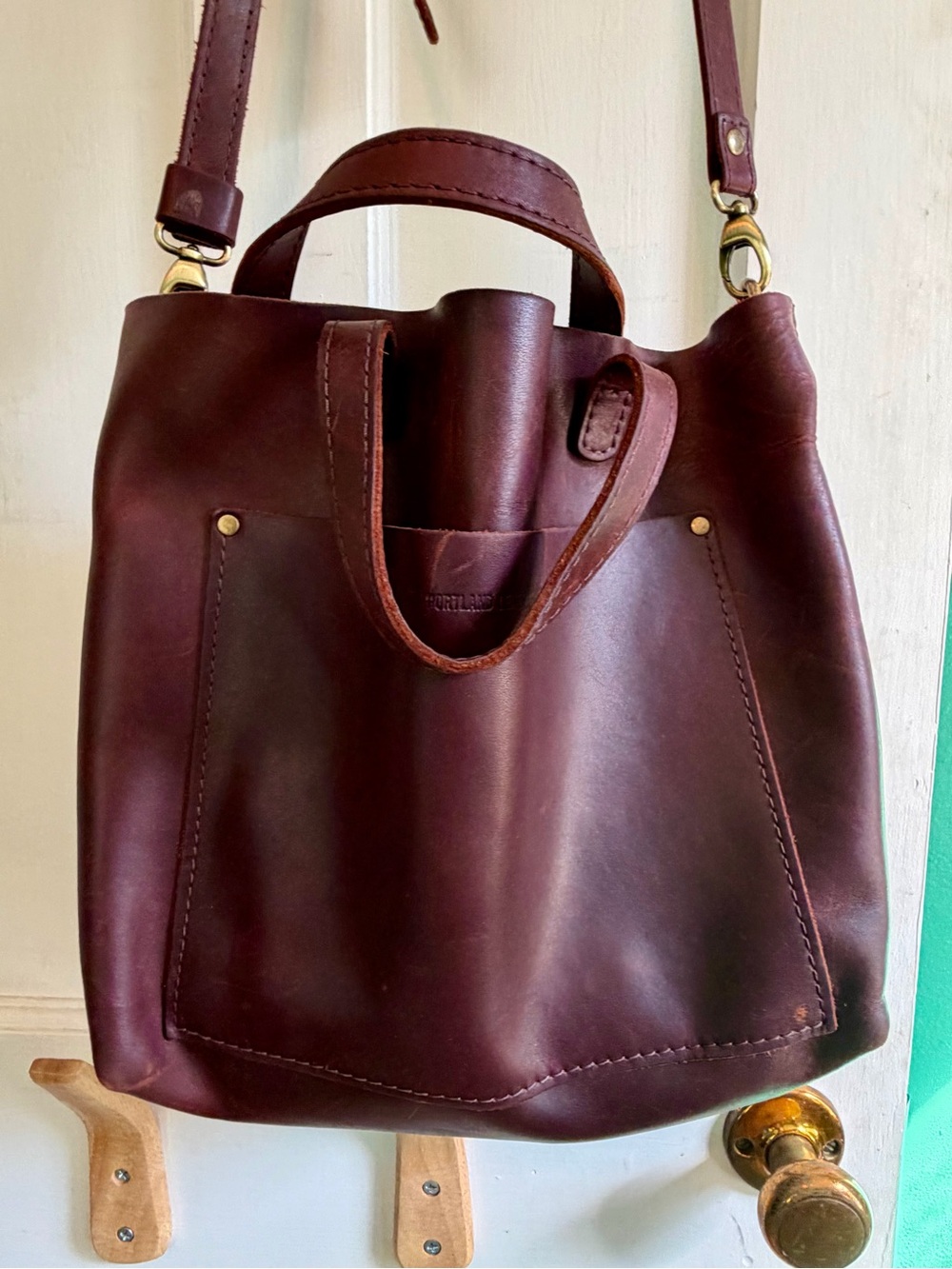Portland Leather Crossbody Tote in Burgundy